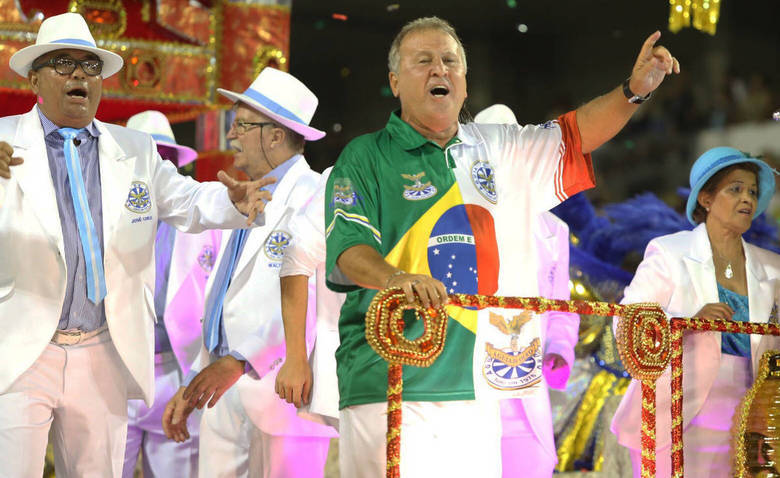 A última alegoria reverenciou os 120 anos de união entre os dois países. O carro fez uma homenagem a Zico, responsável por popularizar o futebol no Japão A última alegoria reverenciou os 120 anos de união entre os dois países. O carro fez uma homenagem a Zico, responsável por popularizar o futebol no Japão