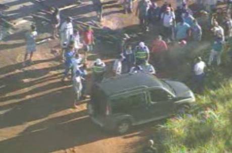 Protesto começou na manhã desta segunda-feira