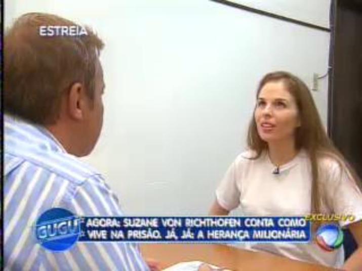 

De acordo com rumores da imprensa, as duas seriam casadas.
Em conversa com Gugu, Suzane desmentiu as especulações.

— Não. Somos namoradas.  A diretora organizou a situação. Para que não
ficasse uma situação ingrata, existem duas celas separadas para casais. Não casados.
Casais que vão morar juntos. Existem regras e normas internas na cadeia. Não
tem casamento, nós somos namoradas e dividimos a cela+ Gugu está no Facebook! Curta+ Siga o perfil da atração no Twitter
