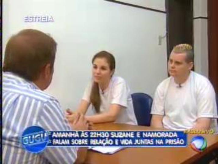 

Suzane também negou sentir medo dentro da cadeia.

— Não tem perigo aqui. Aqui é tranquilo. [Sandrão] É uma
pessoa que me dá paz, que posso confiar.Como todo relacionamento, o das presidiárias também
teve um começo. Suzane explicou que Sandra foi quem a paquerou primeiro, dando
o passo inicial do relacionamento.
— Acho que sim. Isso você tem que perguntar para ela. Ela que
tem que perguntar essa parte. 

Antes do envolvimento com Sandra, a presidiária afirmou que
nunca havia se apaixonado por outra mulher+ Gugu está no Facebook! Curta+ Siga o perfil da atração no Twitter