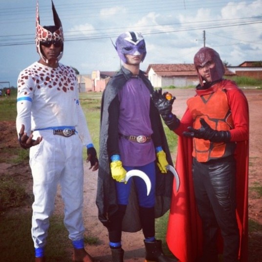 Os vilões do filme são Xiquin do Boi (mistura de Piccolo com Freeza), Manégneto (Magneto do X-Men), e Sol (versão nordestina do Cell)