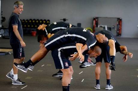 Timão se prepara para maratona de quatro jogos em sete dias