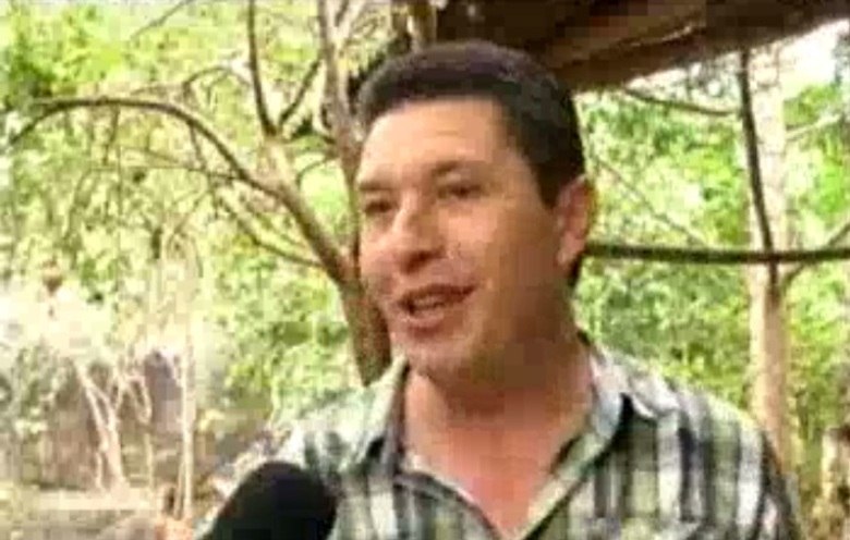 São 12 baias com bichanos de todos os tipos. Amarelos, riscados, filhotes e tem até gato preto. Segundo Délcio Rocha, cada animal é conhecidos pelo nome.— Eu convivo com eles todos os dias e sei que têm características diferentes. Então, consigo identificar um por um