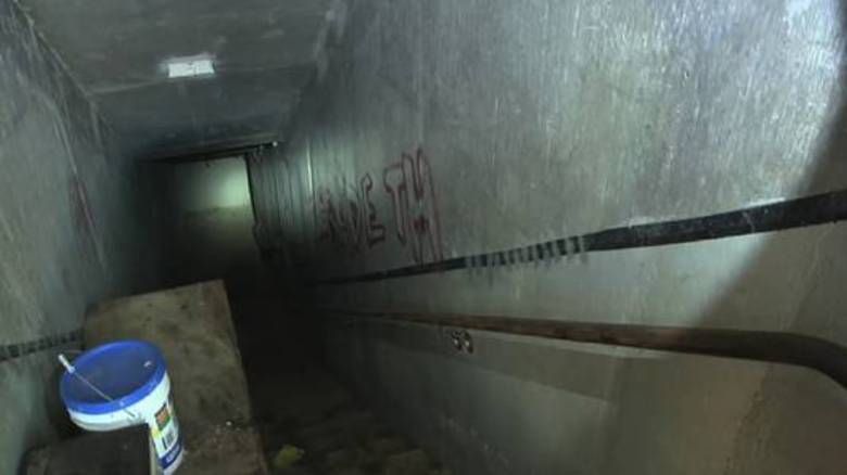 Ou simplesmente tenham ficado loucos com o tempo excessivo que passavam lá, sob vigilância pesada dos chefes com medo dos russos