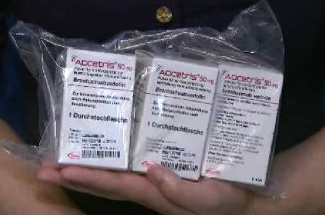 Das doze caixas necessárias, ela tem três