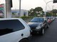 No preço final da gasolina, estão inclusos impostos como PIS, Cofins, 
ICMS e outros. Com base no valor de R$ 3,44 por litro do combustível (no Rio de Janeiro), o 
consumidor paga R$ 1,93 desse total exclusivamente de impostos e 
contribuições. (PIS: 4,23%; Cofins: 19,53%; ICMS: 25%; IPI: 0; ISS: 0 e
 outros 7,33%. Total = 56,09%)