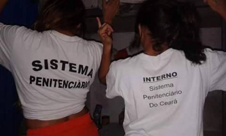 De acordo com a secretaria, o
presídio passará a ter o body scaner — um equipamento de raio-x que auxilia
os agentes penitenciários a vistoriar os parentes e amigos das detentas que
realizam visitas