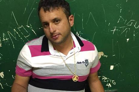 Suspeito foi preso após PM desconfiar dos documentos apresentados em abordagem em Ceilândia (DF)