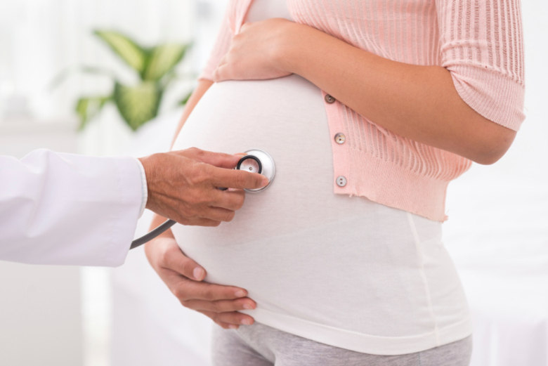 A depressão pós-parto
causa riscos para o bebê? 
O risco de uma agressão é muito baixo. O maior risco para o
bebê é o próprio desinteresse e rejeição da mãe, ressalta Mourão
