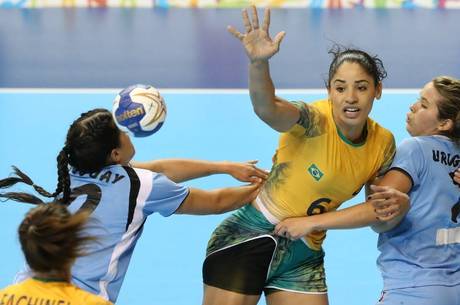 Uruguai apertou a marcação, mas não foi suficiente para deter o Brasil