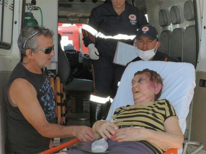 A aposentada Leonilda Zardelon, de 79 anos, foi brutalmente espancada, durante uma tentativa de assalto. A vtima estava em casa, no momento em que um homem, desconhecido, apareceu na porta do imvel e gritou pedindo gua. A violncia ocorreu no bairro Jardim Paraso, situado no municpio de Lus Eduardo Magalhes, no oeste do Estado. Experimente grtis: todos os programas da Record na ntegra no R7 Play