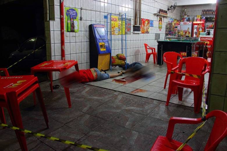 Informações iniciais mostram que os atiradores chegaram ao bar, em Osasco, em ao menos dois veículos