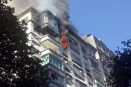 Fogo começou em apartamento do 9º andar