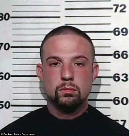 Stanbery atingiu Lizette e saiu em disparada. Mais adiante, perdeu o controle do carro e acabou caindo numa vala. Uma testemunha parou o carro e disse ter visto o motorista, cambaleando, caminhando em direção à estrada. Chegou a fazer sinal para pedir uma carona e fugir do local. Além de embriagado, estava nervoso e armado com uma faca. Levava também uma porção de maconha