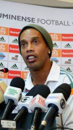Em nota oficial, porém, a diretoria do clube afirma que a permanência do jogador no clube gerou retorno extracampo.— Cabe ressaltar que a contratação correspondeu às expectativas em relação ao retorno de marketing, aumentando arrecadação com bilheteria, venda de camisas e número de sócios