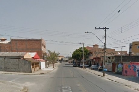 Vítima foi encontrada caída na área de serviço