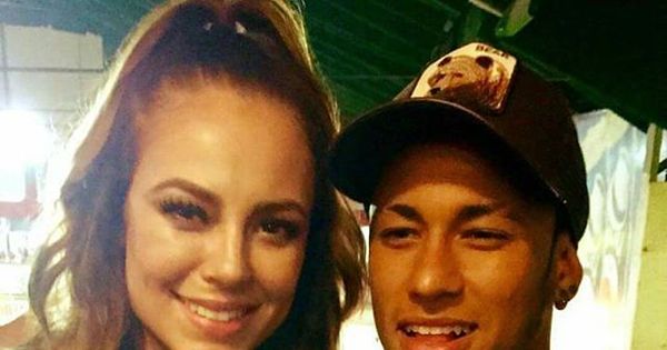Neymar curte noitada em Ibiza com ator global e parças - R7