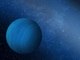 Urano leva 17 horas e 14 minutos para dar uma volta em torno de si mesmo. Apesar de ser grande, é muito leve, por isso o dia passa tão rápido. Já o ano lá demora muito mais para passar: incríveis 84 anos para completar uma volta em torno do sol