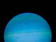 Como outros planetas gasosos, possui uma camada grossa de gases formada de hidrogênio e hélio. Abaixo, o manto de gelo protege o núcleo rochoso do planeta. Na parte mais externa de Urano, uma atmosfera feita de água, amônia e cristais de metano congelados dão a aparência 'aquosa' e a cor azulada ao planeta