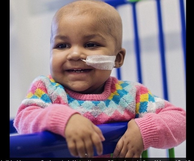 Depois de passar por quimioterapia e transplante de medula, os médicos disseram que não havia mais o que fazer, mas a família não quis desistir de maneira alguma, conta a mãe, Foley Richards.— Nós não aceitamos que eles desistissem do tratamento e pedimos qualquer coisa que eles pudessem fazer, até mesmo que não tivesse sido testada em humanos