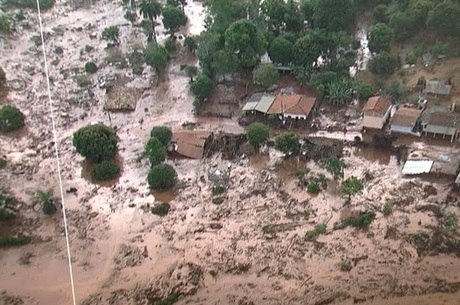 Distrito de Mariana foi arrasado pela lama