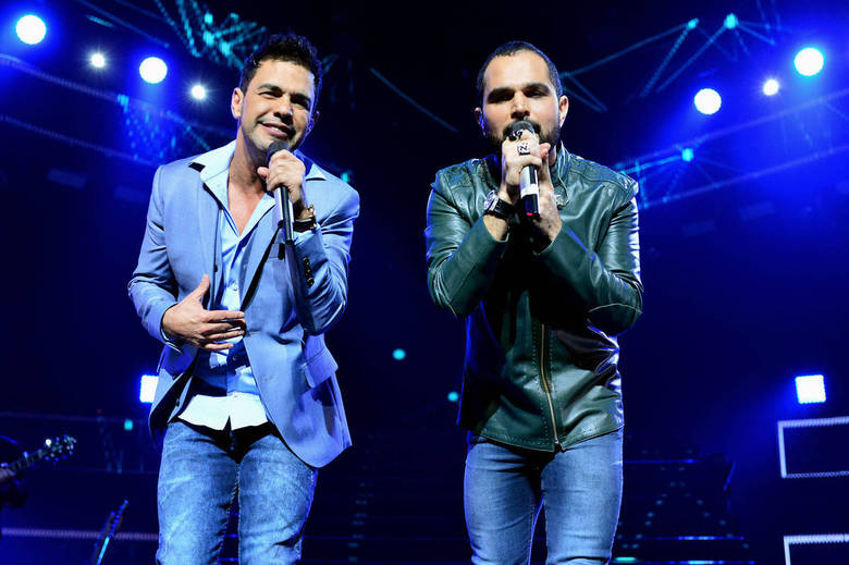Os irmãos apresentaram o show da turnê Flores em Vida, inspirado no último álbum deles