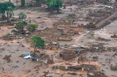 Bento Rodrigues foi varrido do mapa; seis mortes estão confirmadas, três corpos aguardam identificação e 19 pessoas continuam desaparecidas