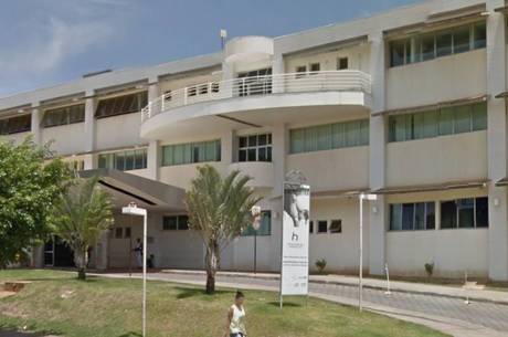 Meninas passaram por avaliação médica em hospital da cidade