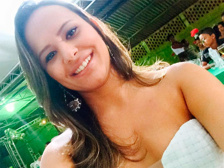 A PM foi acionada e o homem desacatou os policiais e
danificou a viatura. Um BO (Boletim de Ocorrência) foi realizado e o homem foi
preso. Após algumas horas detido, o acusado foi liberado depois de pagar fiança