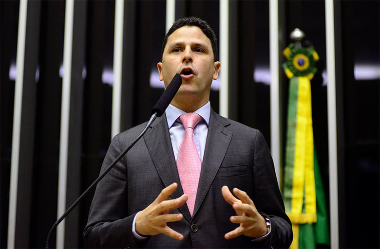 Responsável pelo voto que decretou a admissibilidade do impeachment de Dilma na Câmara, o deputado Bruno Araújo (PSDB-PE) tende a ingressar no ministério das Cidades por indicação do partido