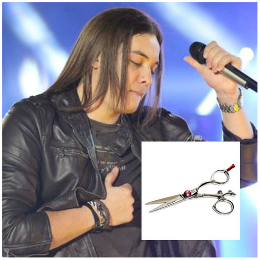 Wesley Safadão foi o grande nome da cena musical no país. Sendo assim, também tinha que estar na lista da Fabíola, claro!— Eu daria uma tesoura para ele dar um jeito naquele cabelo, pois afinal de contas agora o Wesley fica brigando com quem publica foto com o cabelo dele solto. Então, já corta o cabelo de uma vez e para de dar piti! Nem que ele corte chanel, que seja do jeito que ele quiser, mas precisa cortar> Veja toda a programação da Record no R7 Play