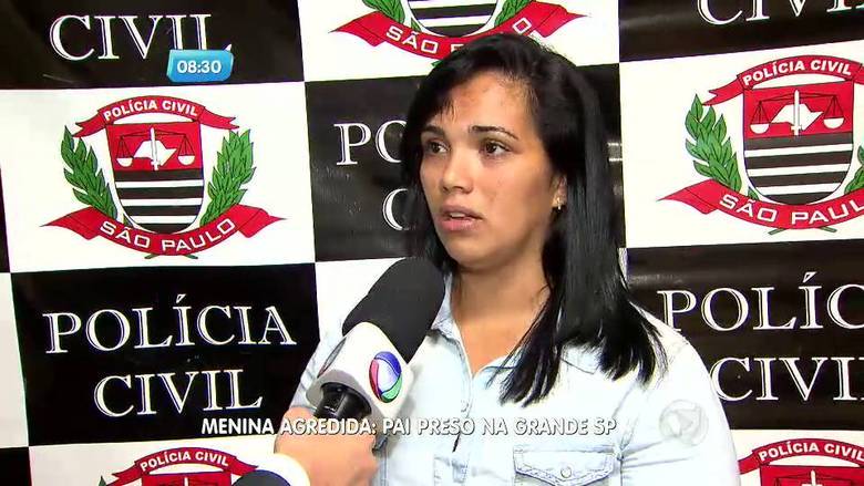 A mãe da menina, quem gravou o vídeo, disse que largou a
câmera para socorrer a menina — e que, ao parar de gravar, a brutalidade só
piorou.
— Ele enrolou o cinco no pescoço da menina e a enforcou. Lembro
dos olhinhos dela esbugalhados, sendo enforcada