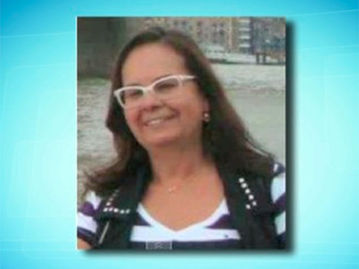 Uma mulher foi presa após aplicar um golpe em uma idosa de 84 anos, em Salvador.&nbsp;Pedrina Guimarães Brito foi presa e indiciada por estelionato. A acusada subtraiu R$ 300 mil, que era parte da herança de dona Joselita, fez viagens internacionais, comprou um apartamento na capital baiana e uma casa no Litoral Norte da BahiaExperimente grátis toda a programação da Record no R7 Play!