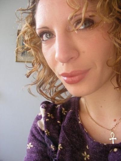 O tratamento é feito com base em antibióticos potentes e intravenosos, processos de coagulação ou reposição de plaquetas e apoio respiratório, entre outros