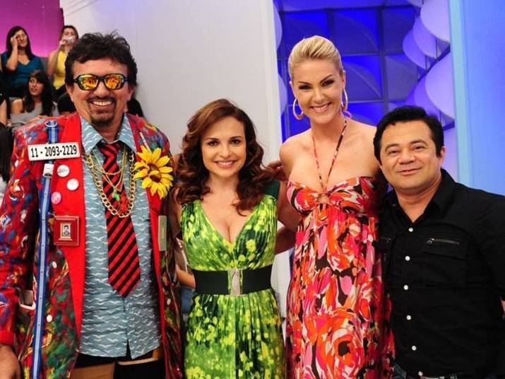 Seu último trabalho na TV foi no antigo Tudo É Possível, da Record, sob o comando de Ana Hickmann. A apresentadora, por sinal, se tornou grande amiga do humorista paraibano