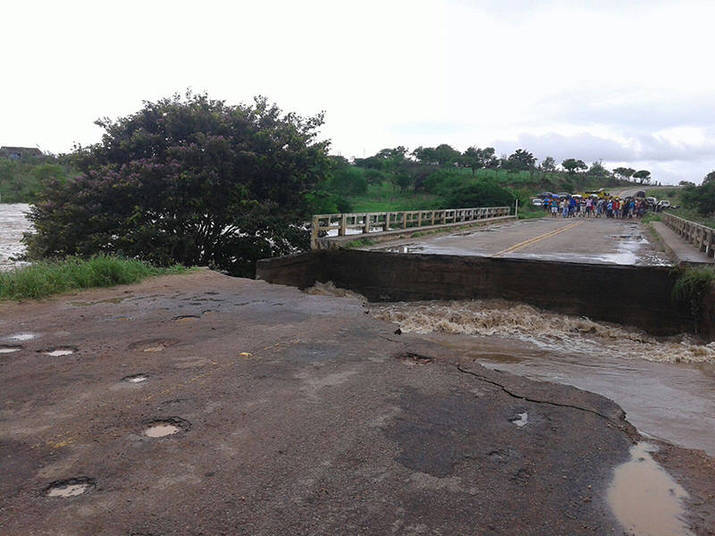 Moradores ficaram ilhados