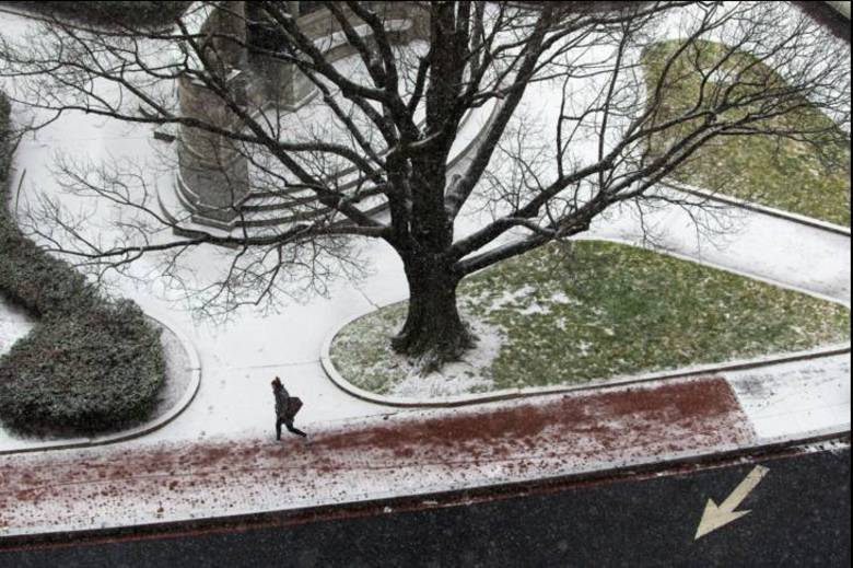 As autoridades pedem que as pessoas não deixem suas casas