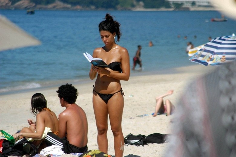 Mesmo na segunda-feira, muitos cariocas aproveitaram a praia da zona sul carioca