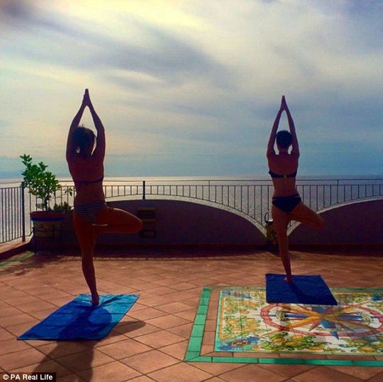 Após realizar uma bateria de exames no hospital, Ashton recebeu uma ligação de seu médico pedindo para que ela voltasse para o centro médico — mais especificamente, na ala destinada aos pacientes com câncer