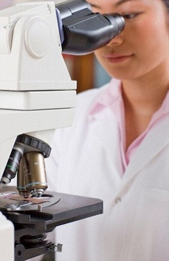 Sua mãe, Yvonne Claude, 49 anos, disse que no dia da festa, a filha teria afirmado estar muito animada, mas que, no entanto, 'seu corpo não conseguia demonstrar esse sentimento'.  — Foi extremamente triste ouvir isso. Ela viu todo mundo naquele dia, inclusive seu pai, tias, seu namorado e o filho, Oscar. Foi como uma linda despedida. Eu acho que ela não estava preparada para partir... Creio que seu corpo desistiu, mas sua mente, não