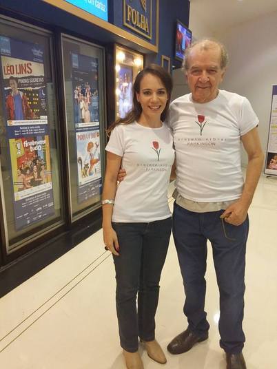 Por conta da doença, a pesquisadora diz que sua vida mudou
drasticamente. Ela teve que adaptar seus hábitos, e passou a depender mais da
ajuda do marido.— Uma coisa que o paciente tem que saber é que nada vai ser
como antes. As dificuldades no dia a dia são muito graves, tem momentos em que eu
não consigo fazer nada