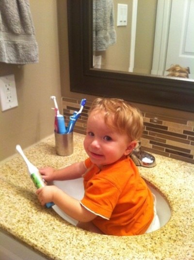 Segundo os promotores, o menino já havia apresentado sintomas várias semanas antes de ser internado, mas somente quando ele já estava perto de morrer os pais procuraram ajuda. Ele sobreviveu por apenas cinco dias em um hospital local