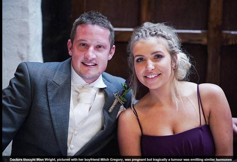 Ao procurar o hospital, devido às fortes dores, os médicos
acharam que ela estava grávida, pois o câncer libera hormônios semelhantes ao
da gravidez