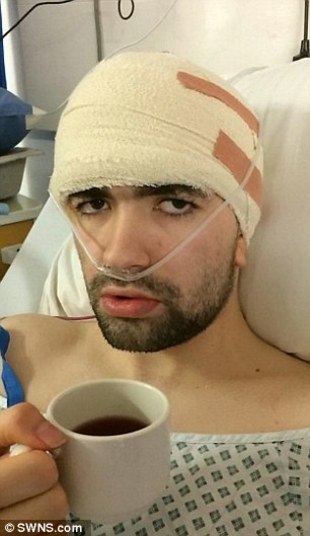 O estudante de 21 anos Alex Valentine sentiu o problema quando já estava no 16º quilômetro da Meia Maratona de Leeds, no Reino Unido, em maio do ano passado