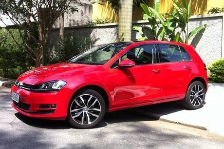 Rodas aro 17" são opcionais por R$ 1.046; de série ele vem com 16"