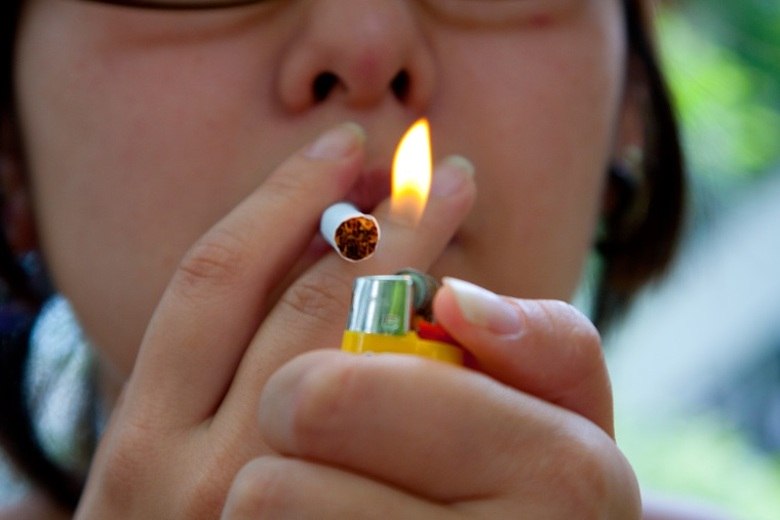 O Dia Nacional de Combate ao Fumo é lembrado nesta sexta-feira (29), mas todos os dias são essenciais para abandonar o cigarro de uma vez. De 2006 para cá, o número de fumantes no Brasil caiu de 15,6% para 10,8% da população, mas para o pneumologista da Associação Paulista de Medicina Rodrigo Abensur não podemos nos conformar até que esse valor seja reduzido a 0% da população. Veja a seguir os principais problemas causados pelo cigarro, e use-os como motivação para abandonar o vício*Colaborou: Talyta Vespa, estagiária do R7  