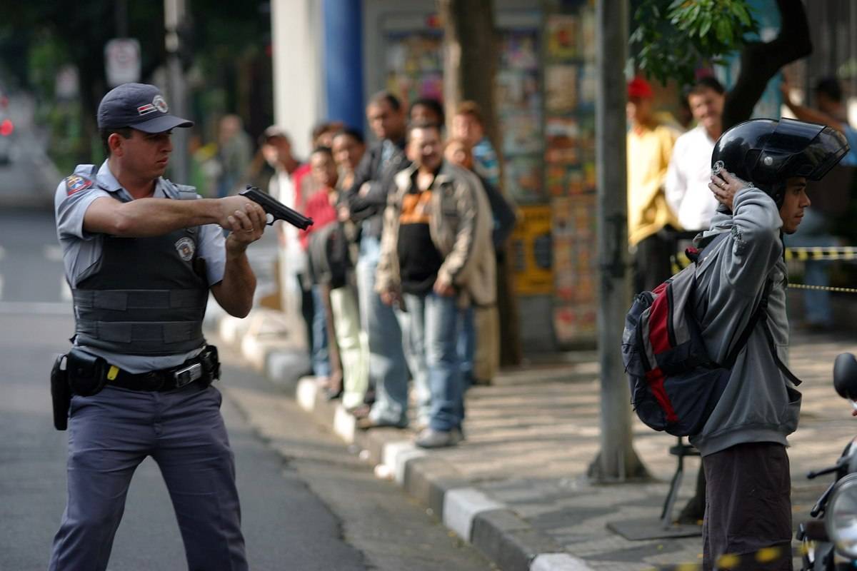 Ataques do PCC há 15 anos crime organizado parava São Paulo