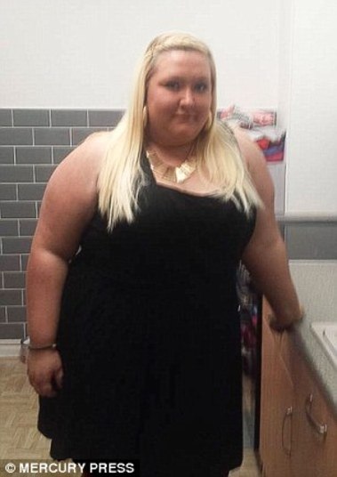 O presidente da Associação da Síndrome
do Vômito Cíclico do Reino Unido, Robin Dover, afirmou que há diversos gatilhos
para a síndrome, incluindo o estresse emocional: 
— A natureza cíclica da condição
significa que o problema afeta uma pessoa em um ciclo aleatório. No caso de
Sophie, a cada três meses, o problema se manifesta por três semanas