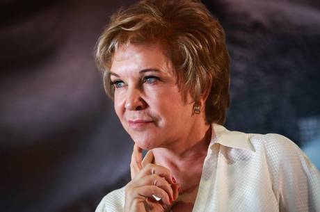 Marta Suplicy é multada em R$ 5 mil por propaganda