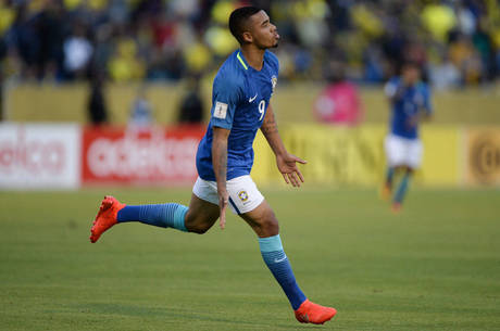 Cuca elogia estreia de Gabriel Jesus na seleção e revela 'dica' a Tite